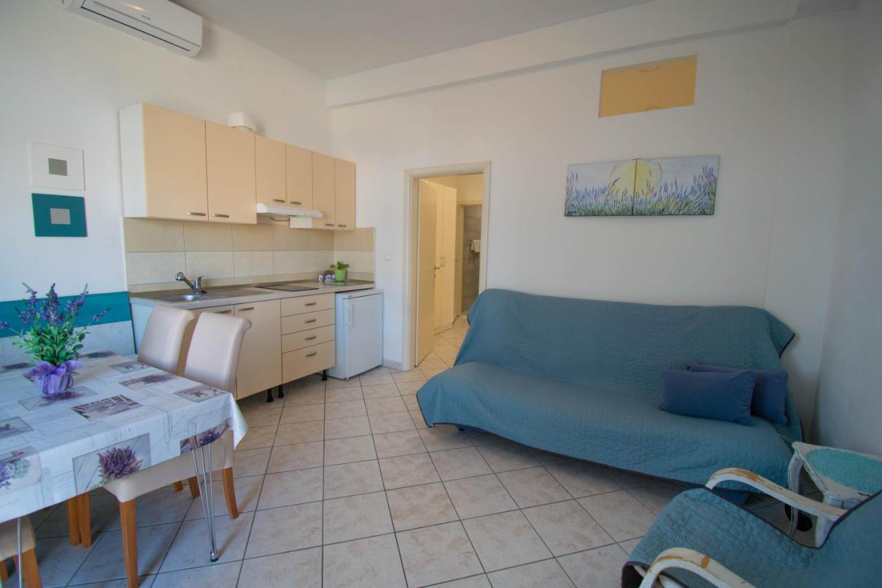 Family Apartment Manuela - Baška Voda Kültér fotó