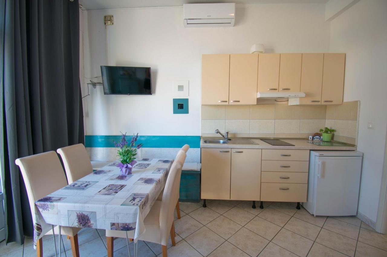 Family Apartment Manuela - Baška Voda Kültér fotó