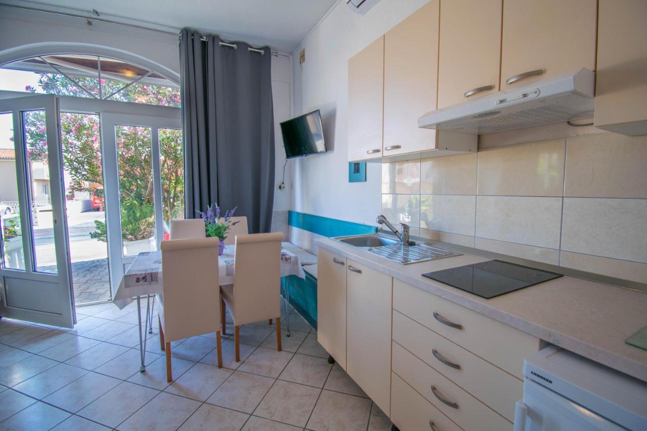 Family Apartment Manuela - Baška Voda Kültér fotó